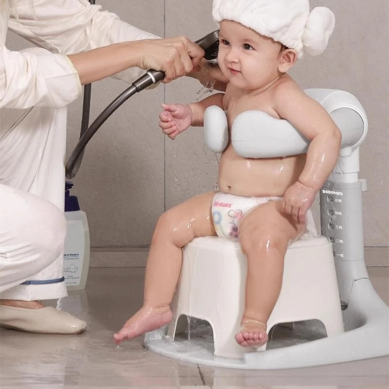 Comfortable and practical bathing station for babies and toddlers